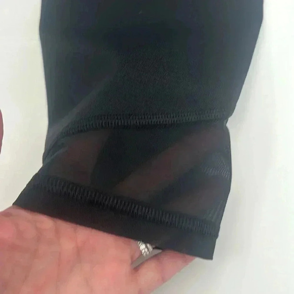 Victoria Sport Knockout Capri Leggings with mesh design on the legs - Picture 3 of 10